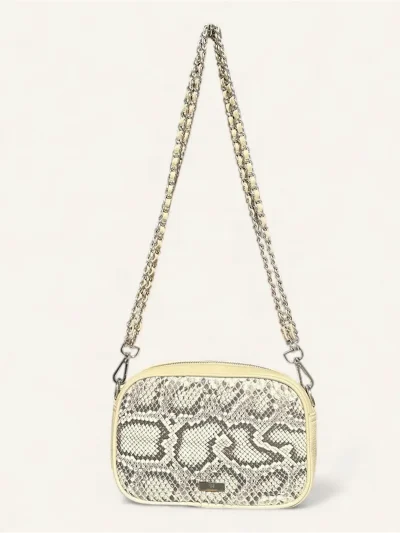 Bolsa para dama tipo cross-body en piel de pitón color beige con cadena frente