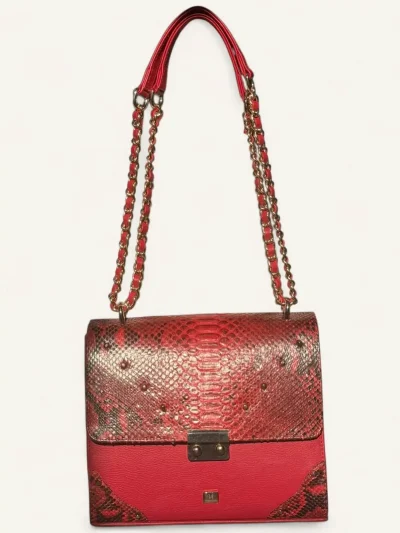 Bolsa para dama tipo cross-body en pie de pitón color rojo con cadena mediana frente