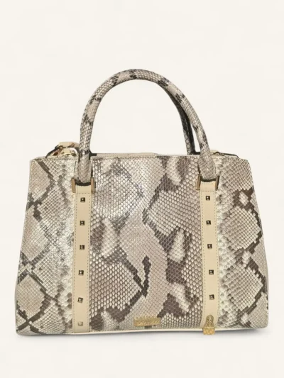 Bolsa para dama tipo tote en piel de pitón color beige con correa frente